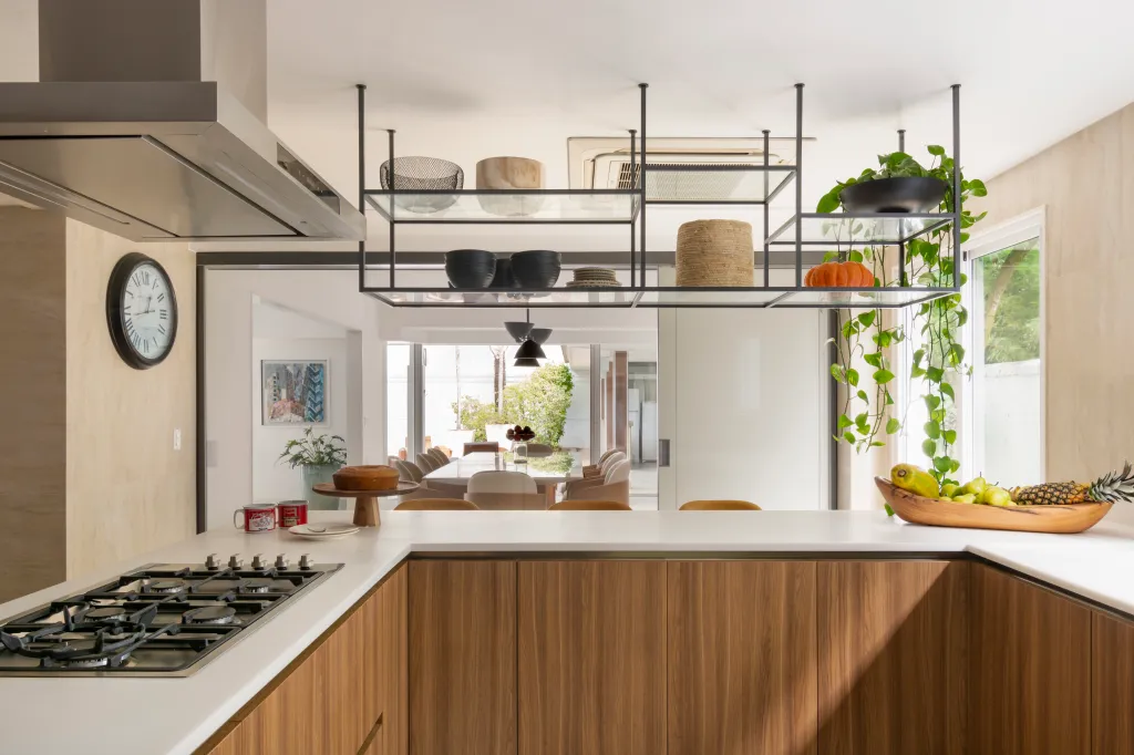 Feng Shui na Arquitetura: Como Criar Espaços Harmoniosos e Cheios de Energia 4 Cozinha limpa e organizada com Feng Shui em Belo Horizonte: como posicionar o fogão e atrair prosperidade
